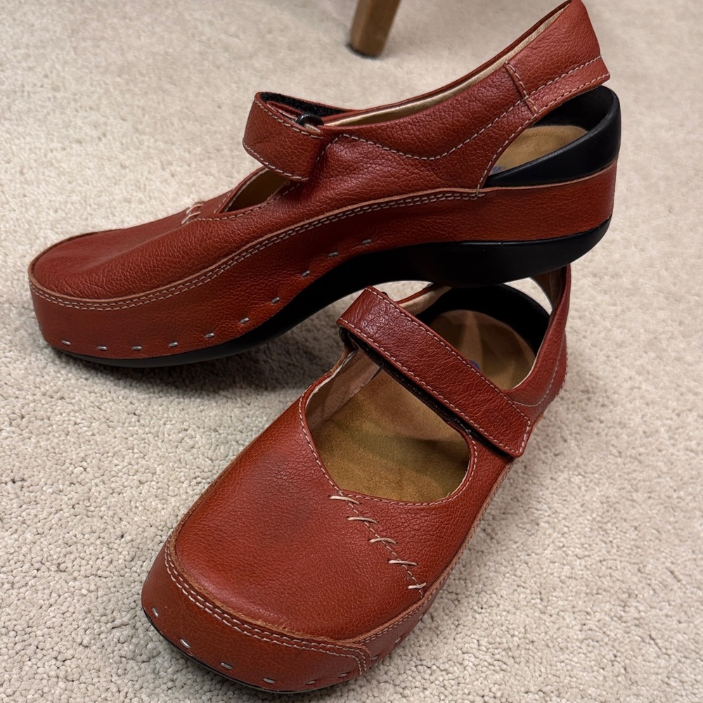 Wolky Cloggy Clog inRed Leather Mary Jane. open strap heel. Sz 40. Like new.